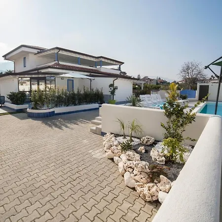 Apartahotel Concettina *