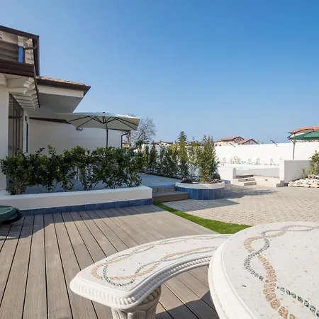 Concettina Apartahotel *