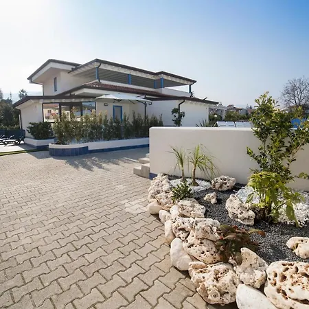 Concettina Apartahotel