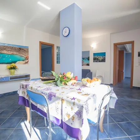 Ξενοδοχείο με διαμερίσματα Concettina